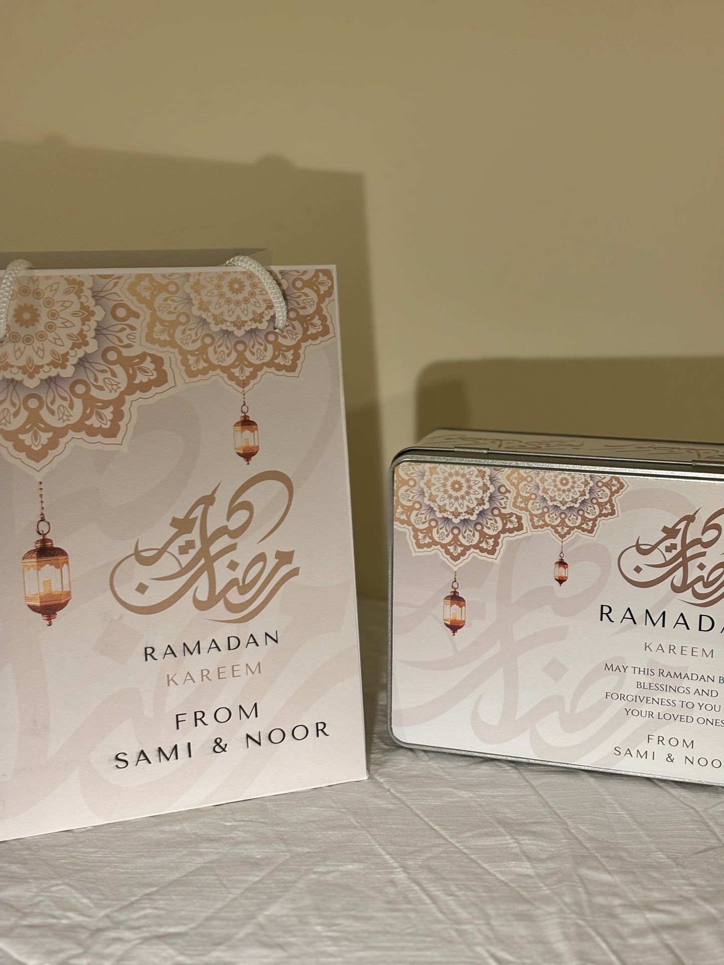 Ramadan 1kg tin with matching Gift Bag
